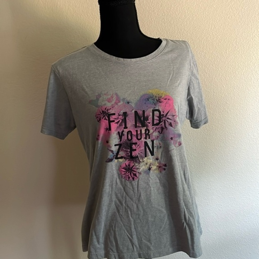 SOLD 

Women’s T-shirt, gray with a splash of color find your Zen